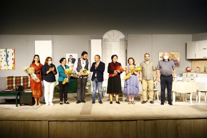 Denizli Büyükşehir Tiyatrosu Perdelerini Açtı