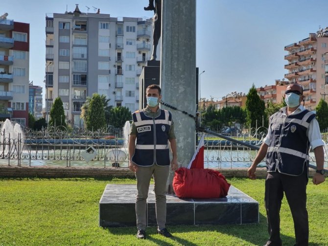Ekipler, Fırtınada Yere Düşen Bayrak İçin Seferber Oldu