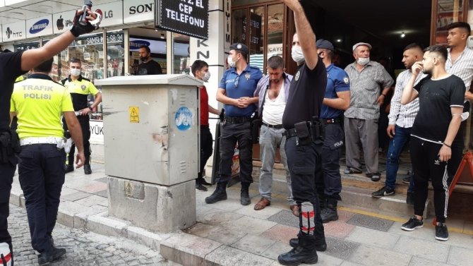 Çay Ocaklarının Bardaklar Karışınca Çarşı Birbirine Girdi