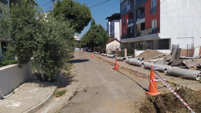 Ata Mahallesi’nde Yağmur Suyu Çalışmaları Devam Ediyor