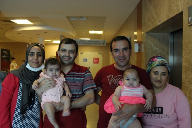 İki Bebek, İki Kahraman Baba