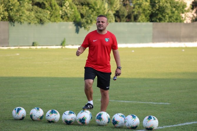 Denizlispor Teknik Direktörü Kartop: "Alanya Maçını Kazanıp Önümüze Bakmak İstiyorum"