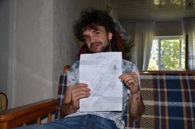 Aylardır Ayağa Kalkıp İşe Gidemeyen Genç, Sağlık Camiasından Yardım İstedi