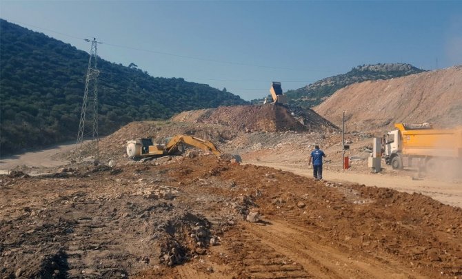 221 Futbol Sahasına Eş Değer Hafriyat Bertaraf Edildi