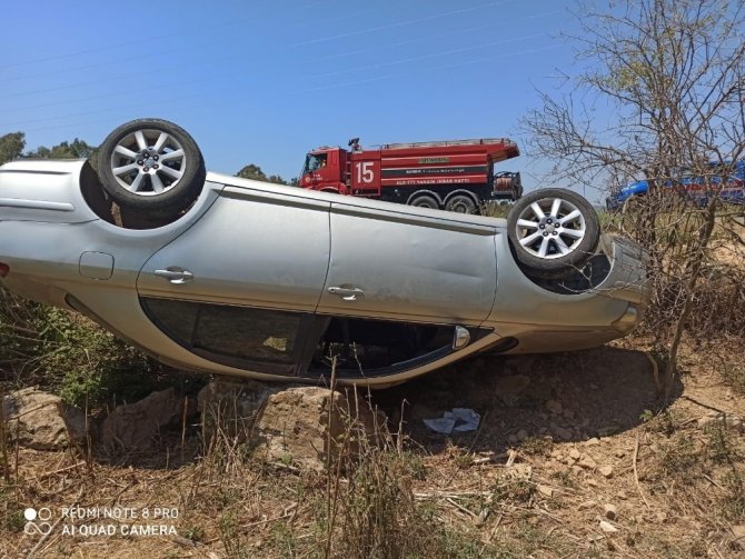 Selçuk’ta Tekeri Patlayan Araç Takla Attı
