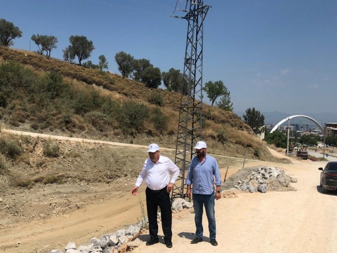 Yunus Emre Kültür Parkı Yolu Düzenleniyor