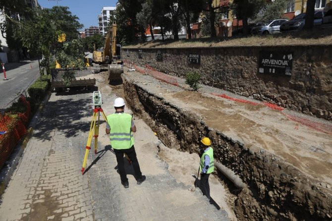 Aydın Büyükşehir Belediyesi’nin Doğu Gazi Bulvarı’ndaki Çalışmaları Sürüyor