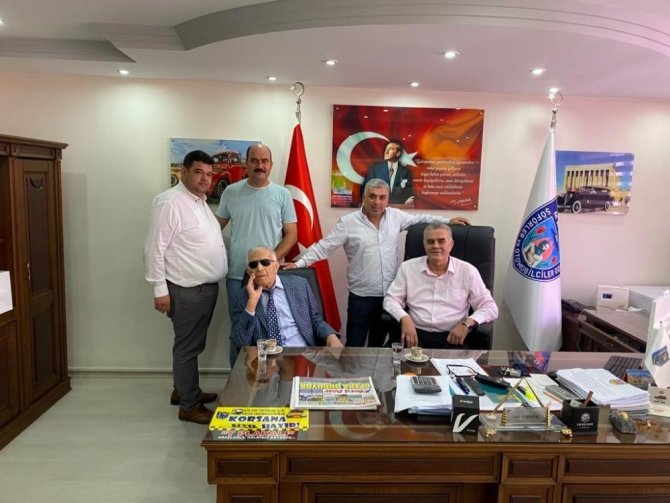 Hayırsever İş Adamına Plaket