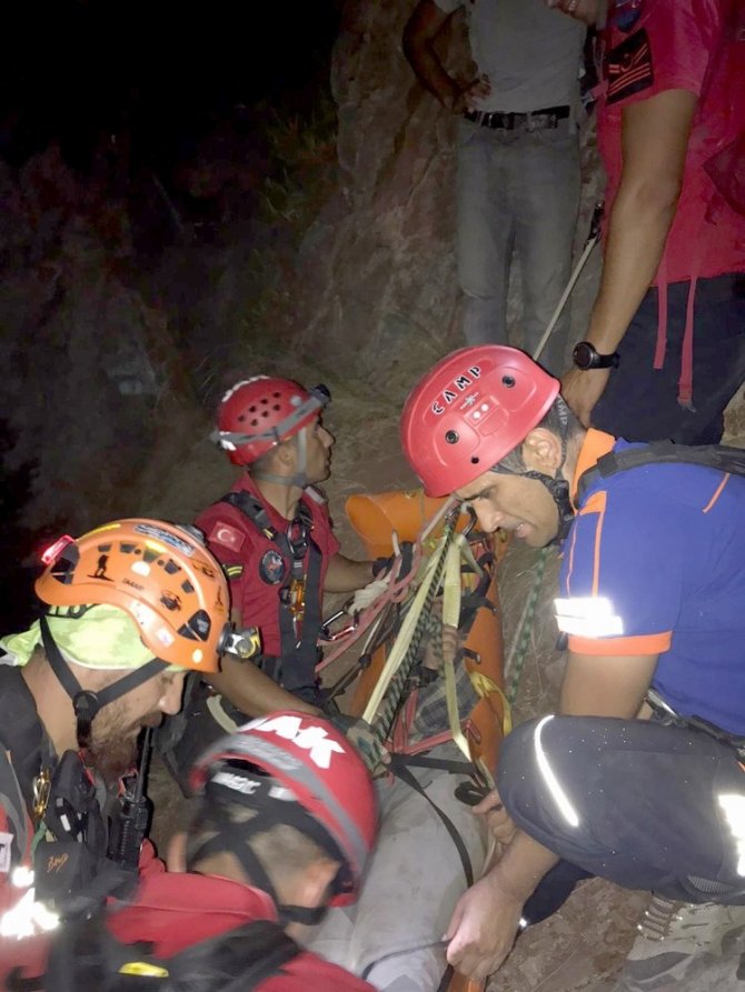 Kelebekler Vadisinde Düşen Ukraynalı İki Turist 6 Saatte Kurtarıldı