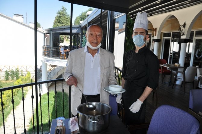 Yarım Asırlık Yıllık Ustadan Tarhana Aşına Övgü