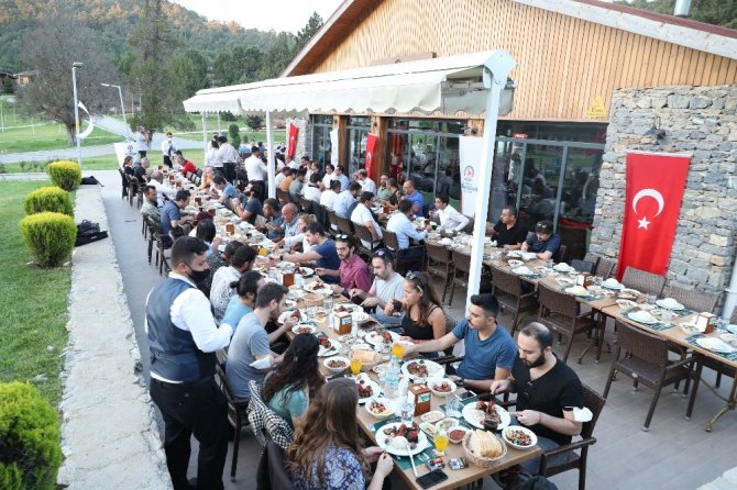 Denizli Büyükşehir Basın Çalışanlarını Bağbaşı Yaylasında Ağırladı