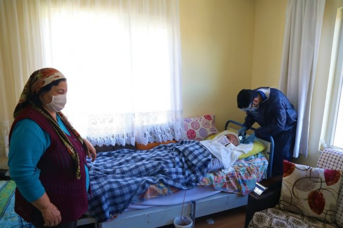 Büyükşehir ‘Kırsaldaki Çınarlar’ın İhtiyaçlarını Unutmadı