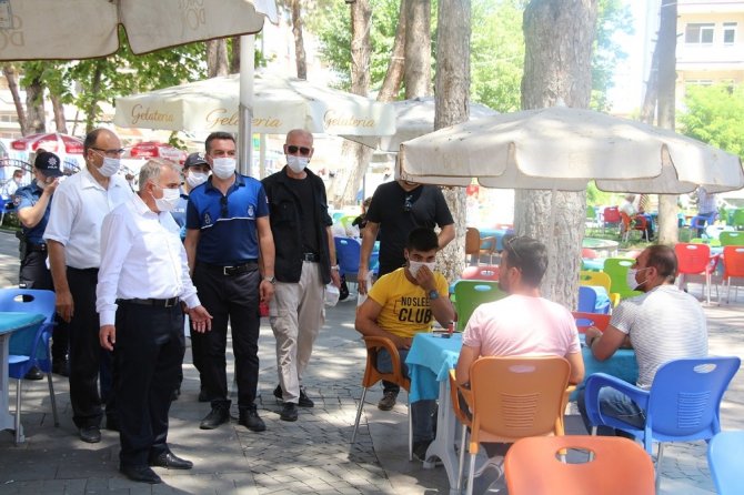 Kula’da Pazar Yerlerinde Maske Denetimi