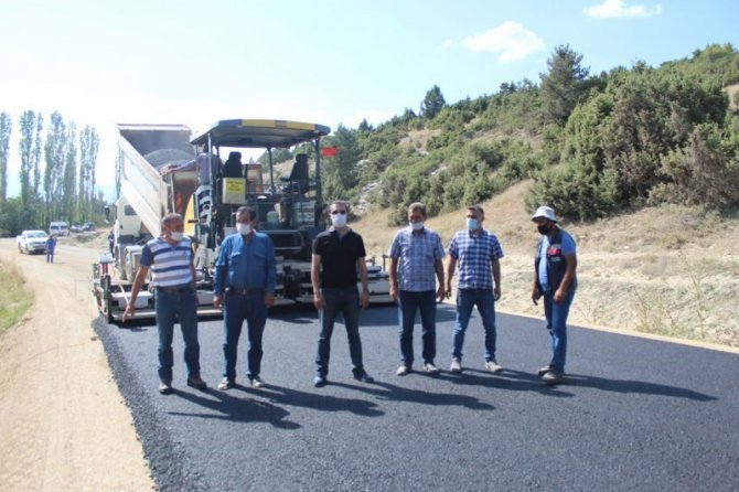 Emet’te Bir Köy Yoluna Daha Sıcak Asfalt