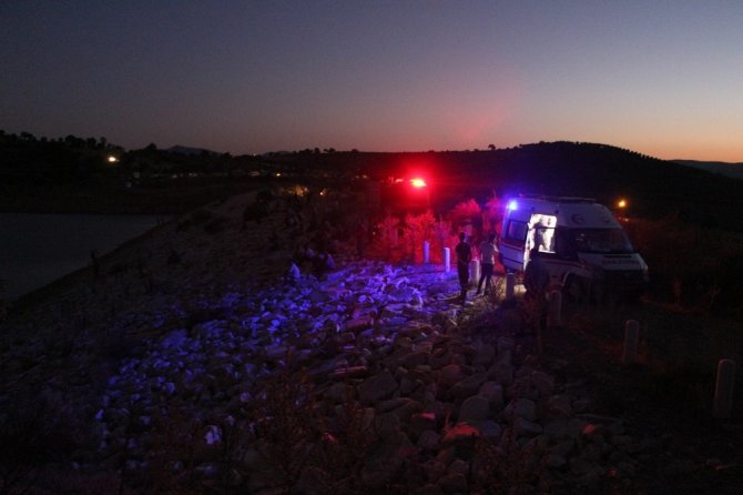 Serinlemek İçin Gölete Giren İtfaiye Eri Olta Misinalarına Takılarak Boğuldu