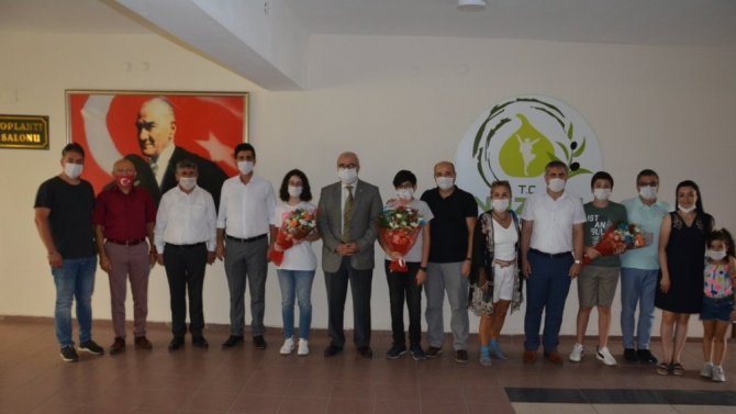 Kaymakam Arısoy Lgs’de Dereceye Giren Öğrencileri Ağırladı