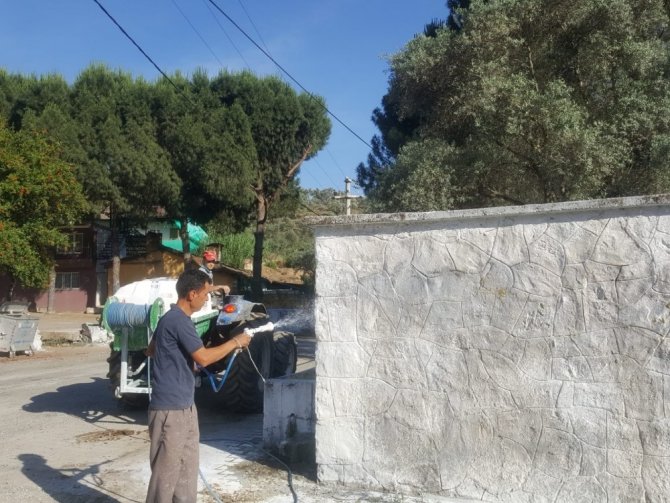 Fedakar Muhtar, Köyünü Bayrama Böyle Hazırladı