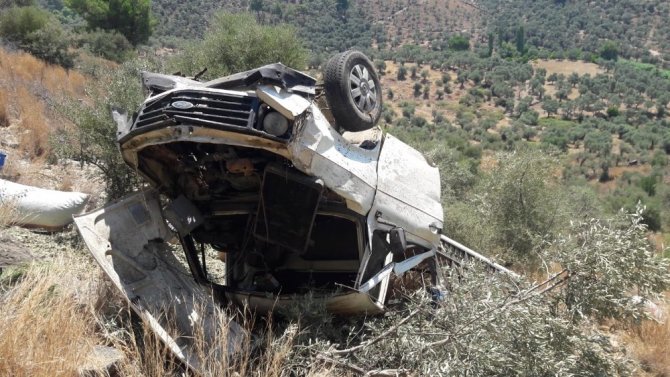 Kamyonet Uçuruma Yuvarlandı: 5 Yaralı