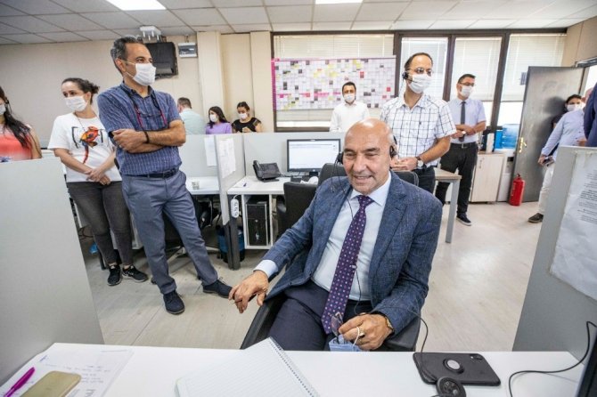 Büyükşehir’i Arayan Yurttaşın Telefonuna Başkan Soyer Yanıt Verdi