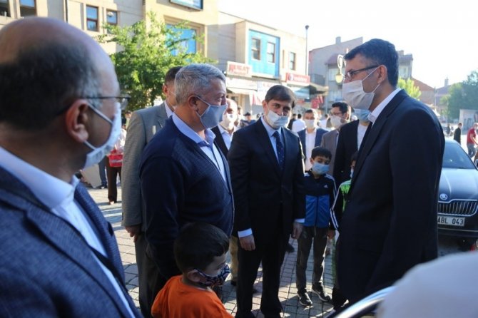 Kütahya’da ’Mesafeli’ Bayramlaşma