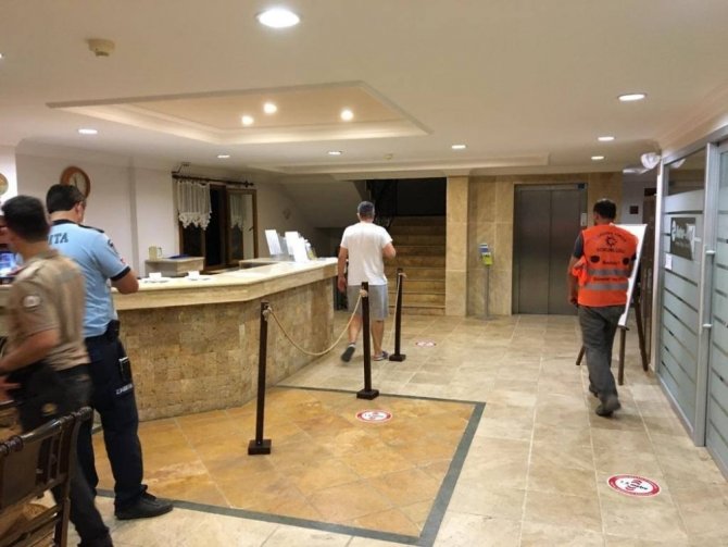 Kuşadası’nda Korona Virüs Denetimleri Bayramda Da Sürdürüyor