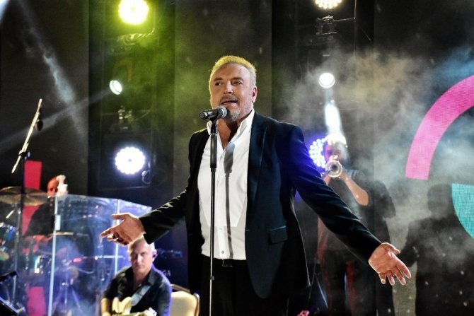 Cenk Eren Hayranlarını Coşturdu