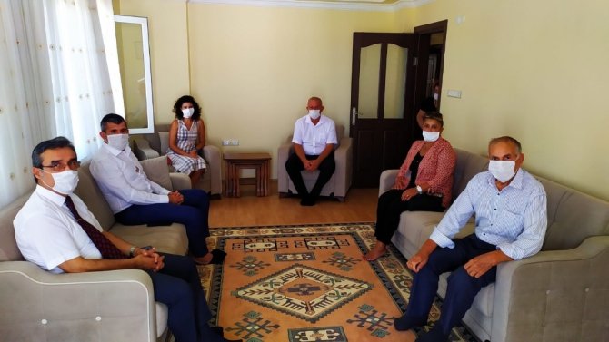 Kuşadası’nda Şehit Aileleri Ve Gazilere Bayram Ziyareti