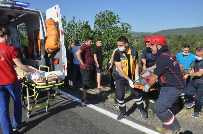 Otomobil Şarampole Yuvarlandı: 4 Yaralı